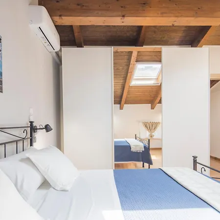 Al Borgo - With Private Garden Apartment Salerno
