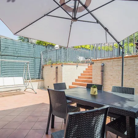 Al Borgo - With Private Garden Apartment *