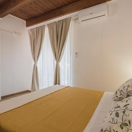 Al Borgo - With Private Garden Apartment